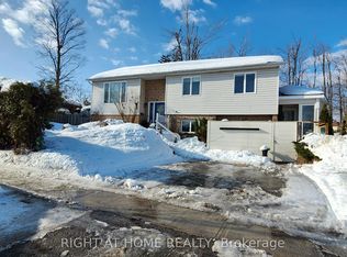 56 Springdale Dr, Barrie, ON L4M5B1