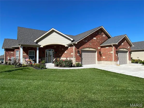 233 Santa Elena Dr, Wentzville, MO 63385