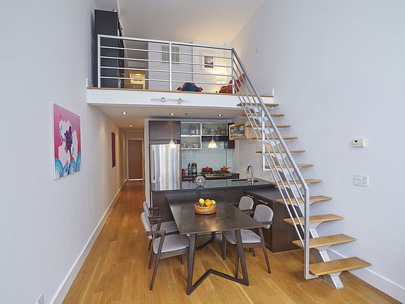 3rd image of 158 Manhattan Ave APT 2A