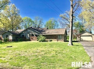 3302 W Lakeview Rd, Marion, IL 62959