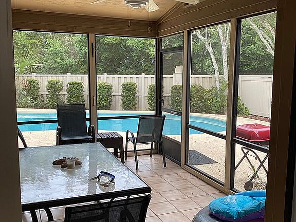Screened porch 