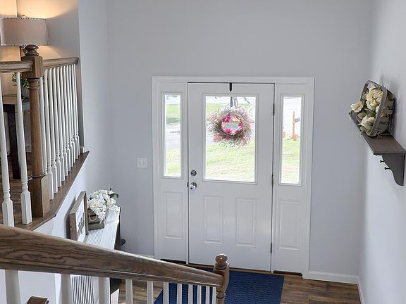 3rd image of 6 Swansea Dr