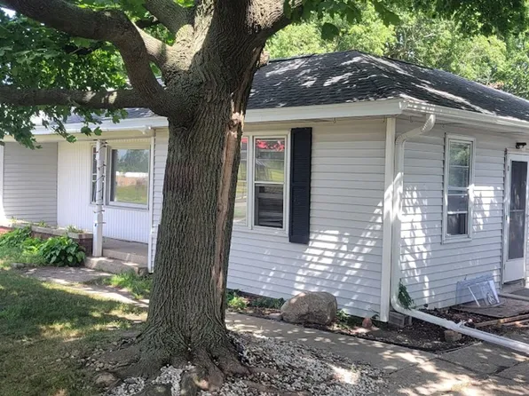 559 E 16th St, Holland, MI 49423