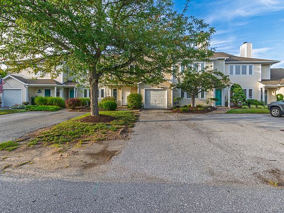 2nd image of 106 Lakeside Dr