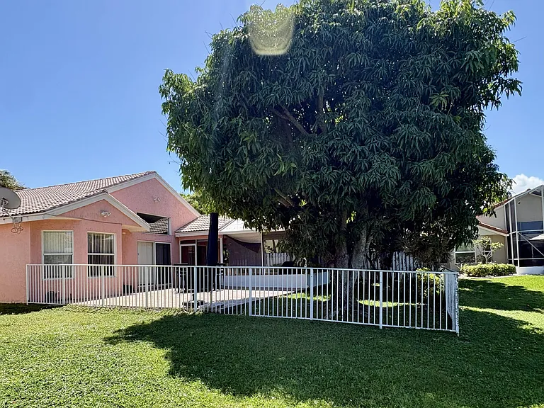 3771 Newport Ave — Photo 29