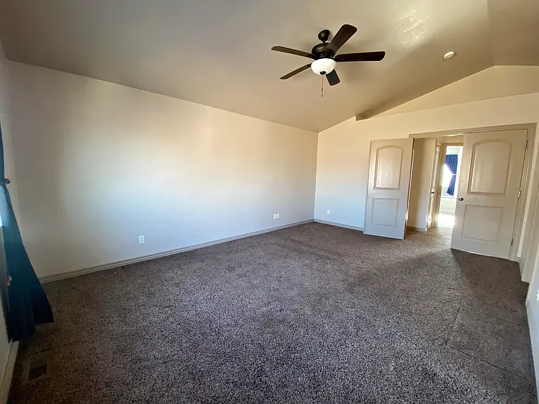 2410 E View Dr — Photo 18