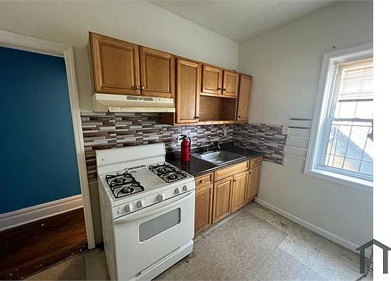 1st image of 846 S Orange Ave APT 3