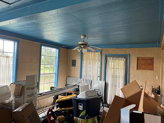 4th image of 567 N Red Oak St