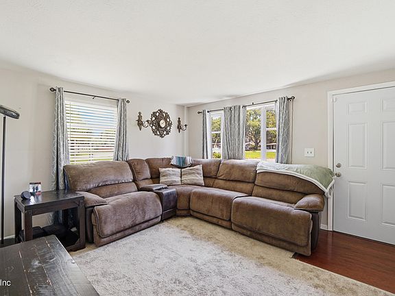 3rd image of 5563 TAMPICO Road