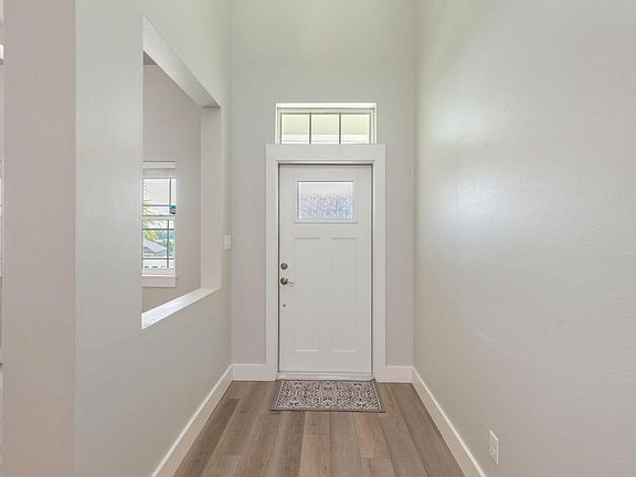 5th image of 401 Hideaway Ln