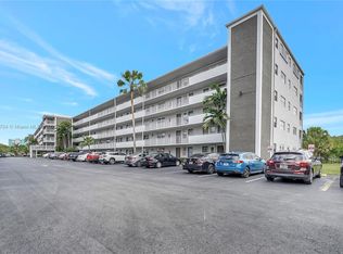 Hillcrest County Club #15, Hollywood, FL 33021