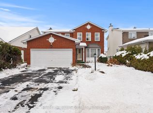 11 Kluane Rdg, Ottawa, ON K2M 1Z7
