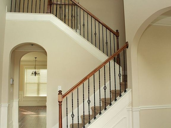 4th image of 3092 Parkridge Dr