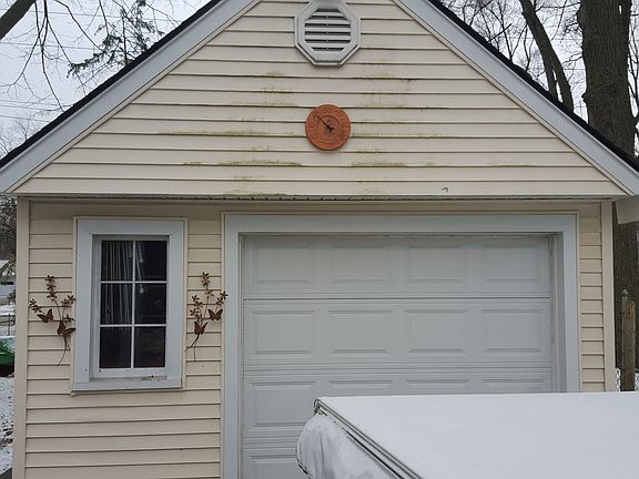 4th image of 611 Royal Ave