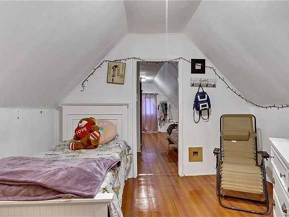 4th image of 1546 Saint Lawrence Ave