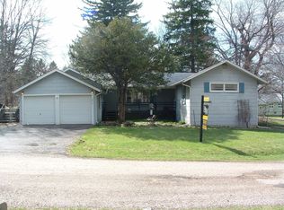 9513 Edwards Rd, Fox River Grove, IL 60021