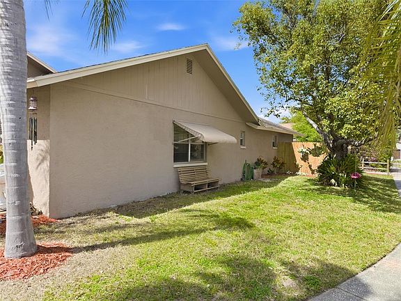 4th image of 7923 Adelaide Loop