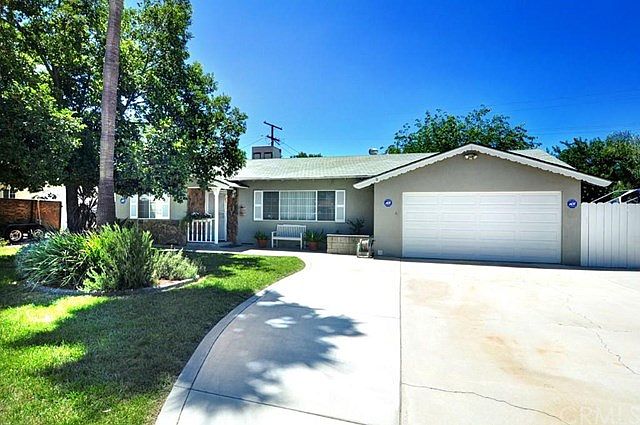 1st image of 925 Val Verde Dr