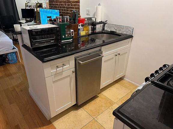 4th image of 441 E 83rd St APT 2B