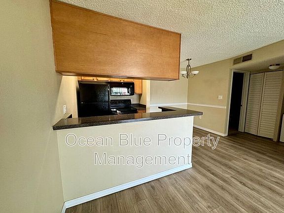 3rd image of 220 Lake Parsons Grn Unit 102