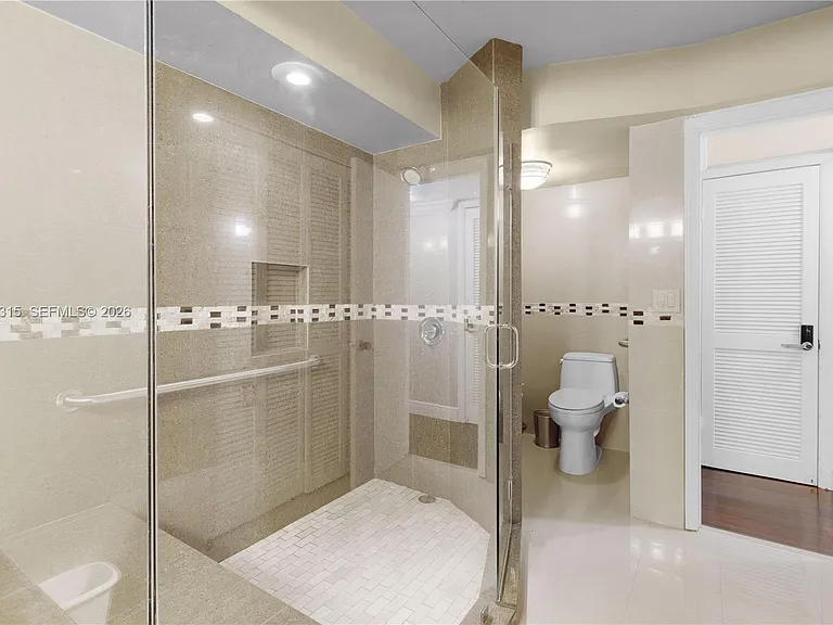 6423 Collins Ave #703 — Photo 37