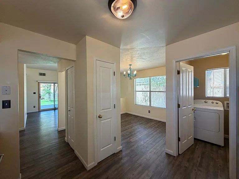 1941 Lee Loop NE — Photo 19