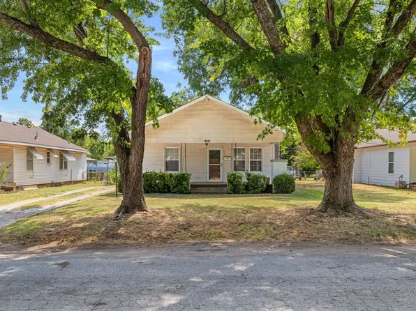 919 W Dakota Ave, Chickasha, OK 73018