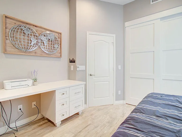 1833 W Periwinkle Way — Photo 37