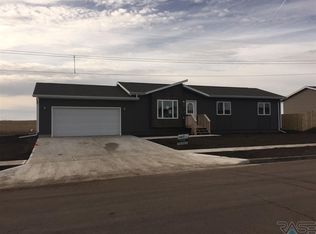 2605 N Lyme Grass Ave, Sioux Falls, SD 57107