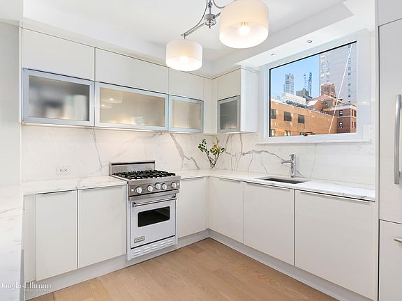 5th image of 250 E 65th St APT 10E