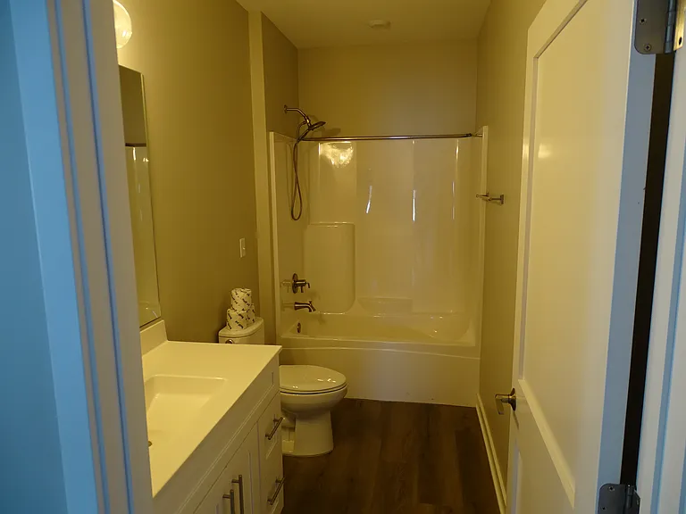 1912 Woodglen #1912A — Photo 10