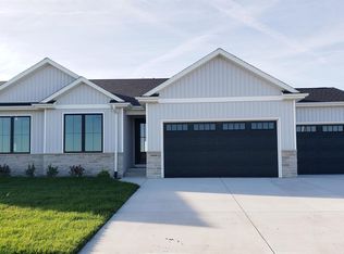 5226 Verdant Ln, Springfield, IL 62711