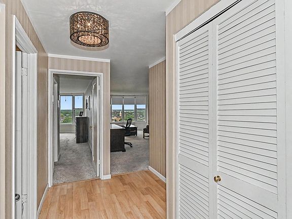 4th image of 2525 S Shore DRIVE #15B
