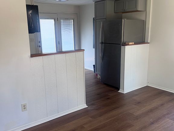 2nd image of 106 Pinecrest St