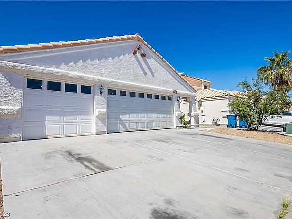 4th image of 1225 Pacific Terrace Dr