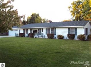 1010 Glencoe Rd, Alma, MI 48801