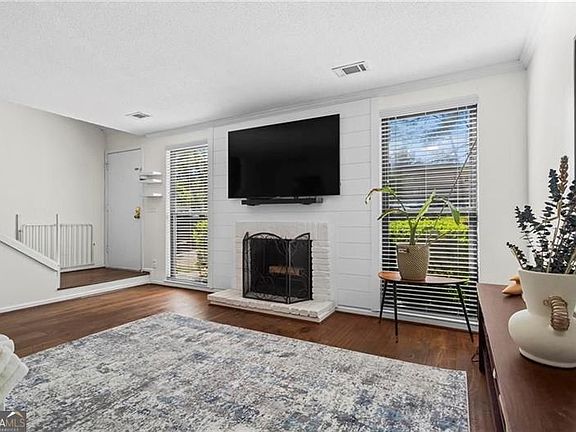5th image of 1028 Riverbend Club Dr SE