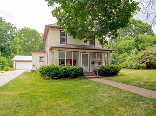 406 S 4th St, Indianola, IA 50125