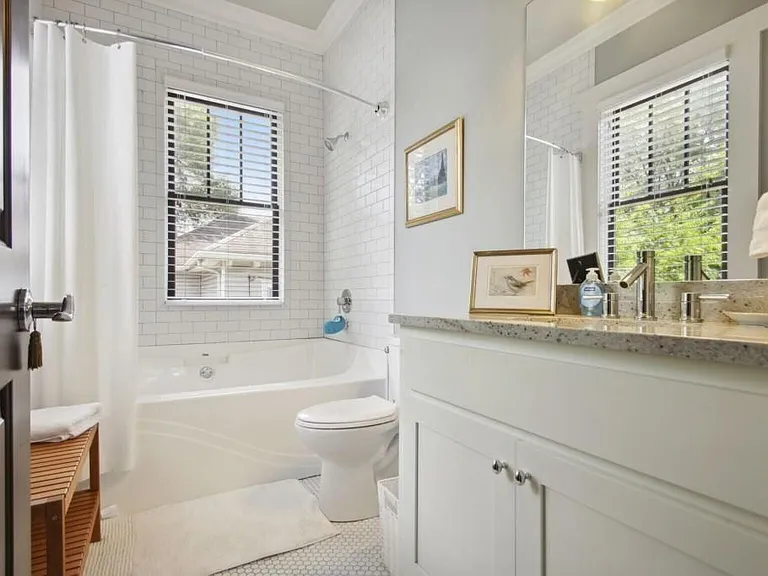 519 N Highland Ave NE — Photo 20
