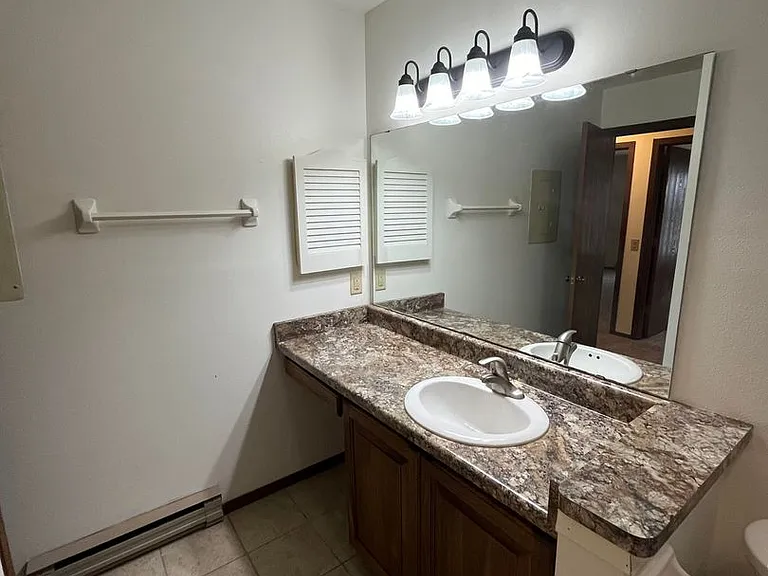 High Point Commons Apartments — Photo 28