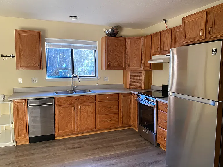 14606 Arrowood Ln SE — Photo 3