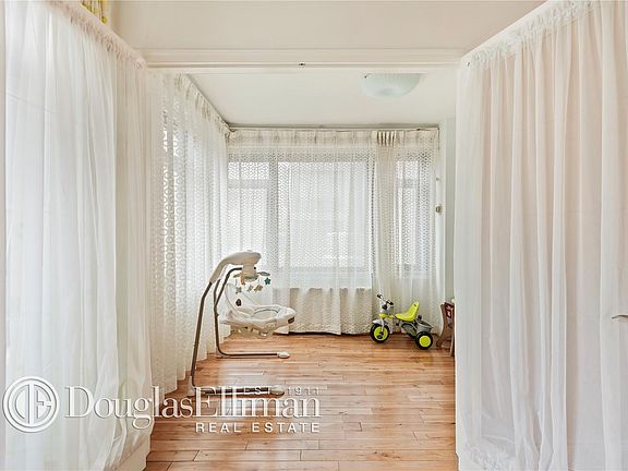 4th image of 160 E 65th Street 2f #2F