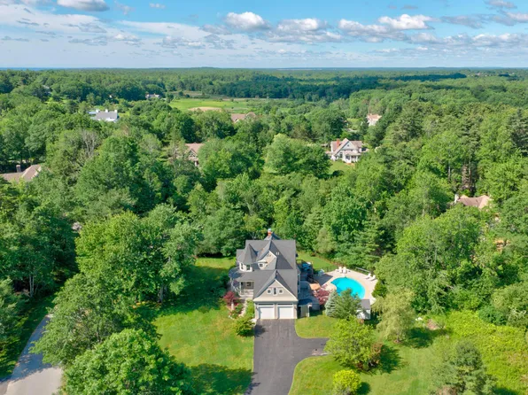 11 Cole Field Road, Cape Elizabeth, ME 04107