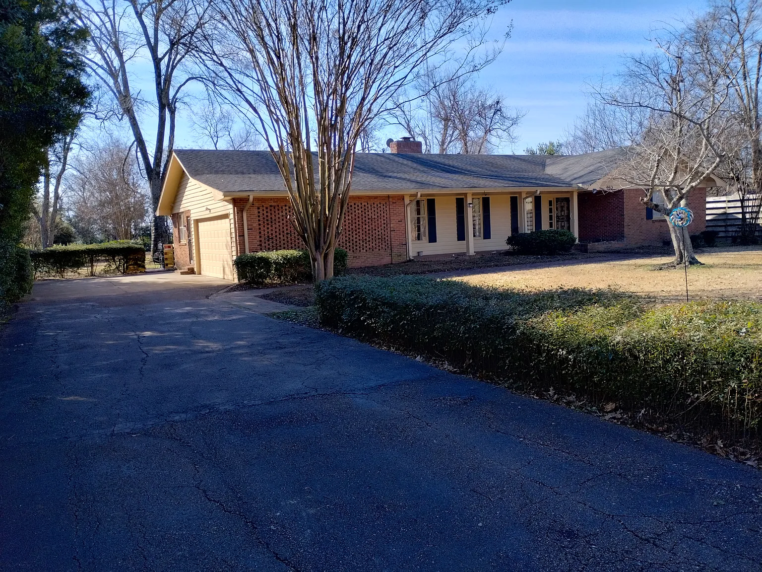 2 bed, 2.5 bath, 2713 sqft, $2,100 — Photo 3