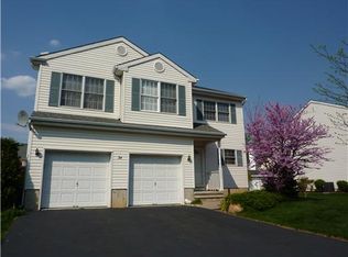 24 Bearsley Dr, East Brunswick, NJ 08816
