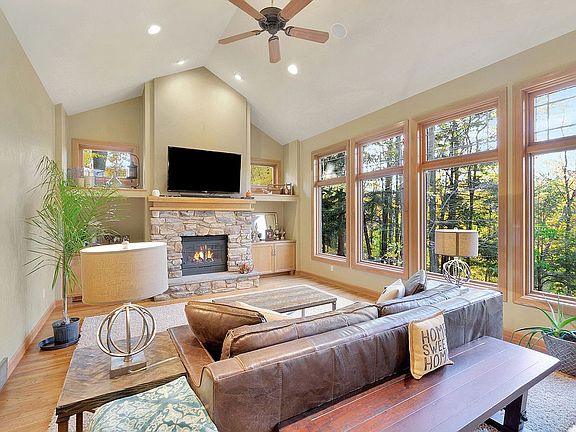3rd image of 2860 River Forest Hills Dr