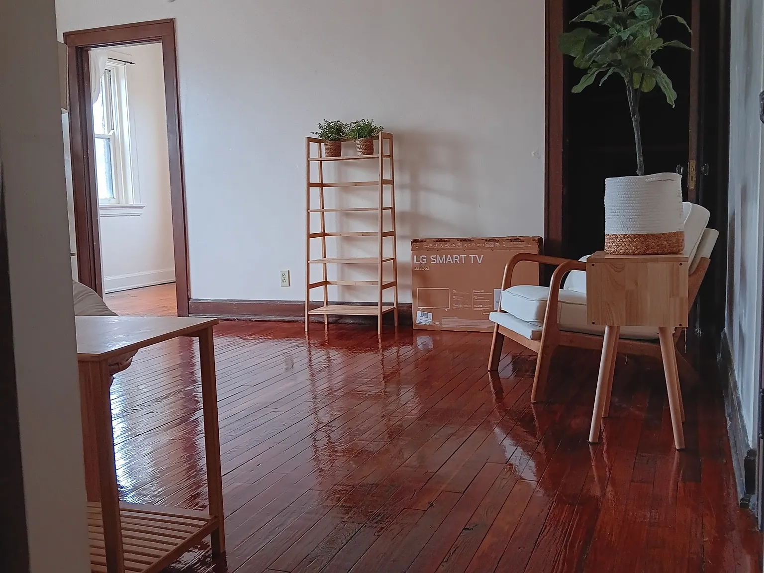 Studio, 600 sqft, $905 — Photo 2