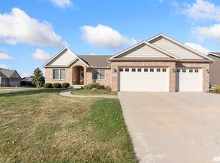 5814 Emily Rd, Bettendorf, IA 52722