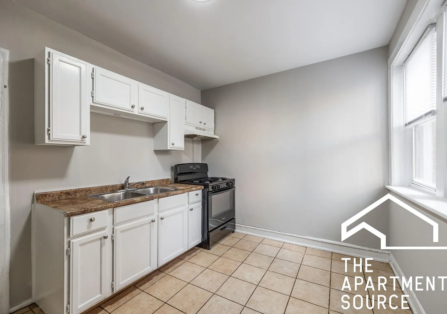 6304 North Oakley Avenue #1 — Photo 4