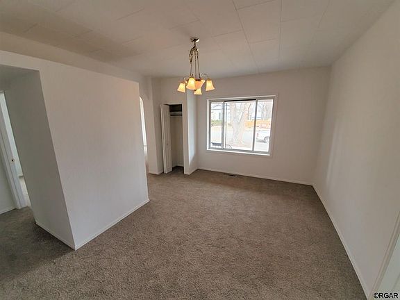 2nd image of 606 E 2nd St